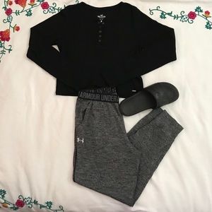 Hollister cropped black Henley